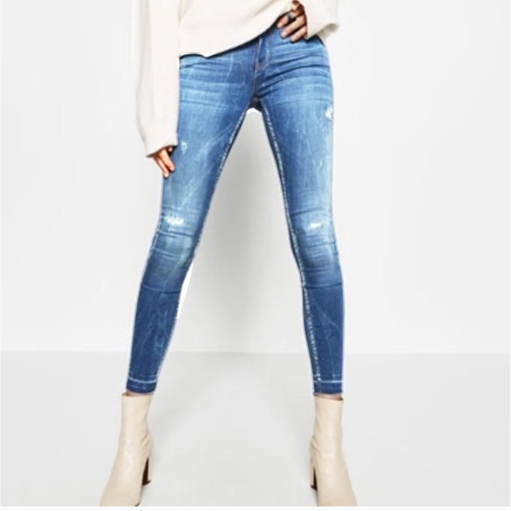 Zara Mid Rise Skinny Jeans Love your curves  NWT